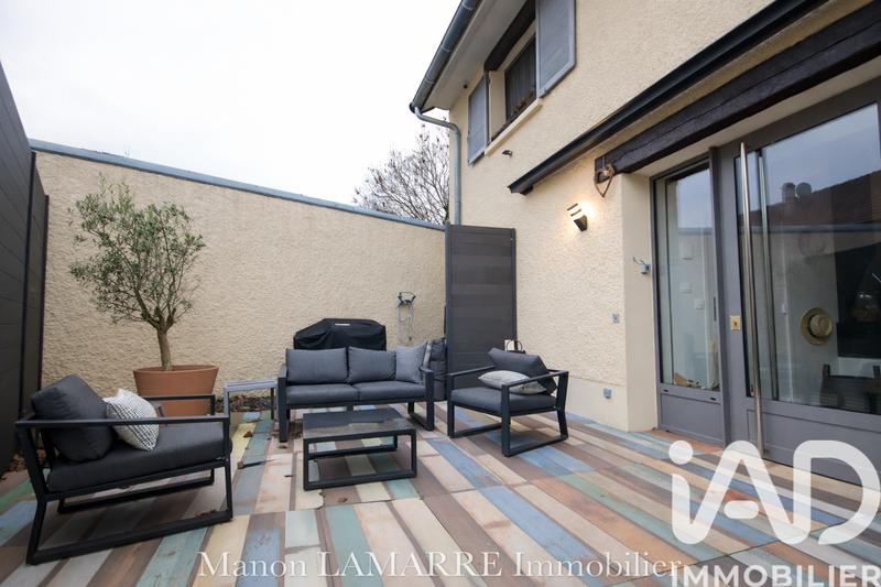 Maison - 181 m² - 7 pièces