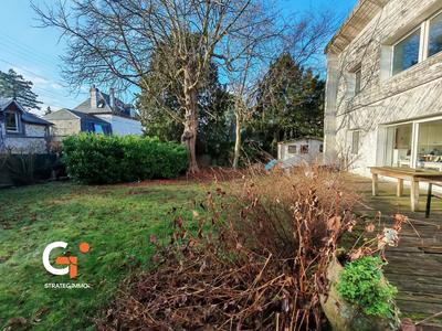 Maison - 180 m² - 7 pièces