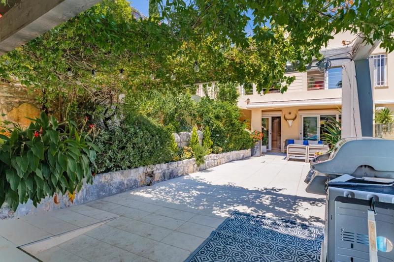 Villa - 280 m² - 8 pièces