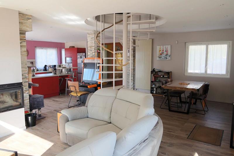 Maison - 180 m² - 7 pièces