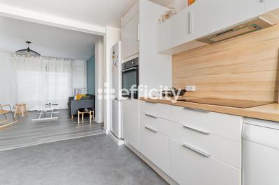 Appartement - 90 m² - 5 pièces