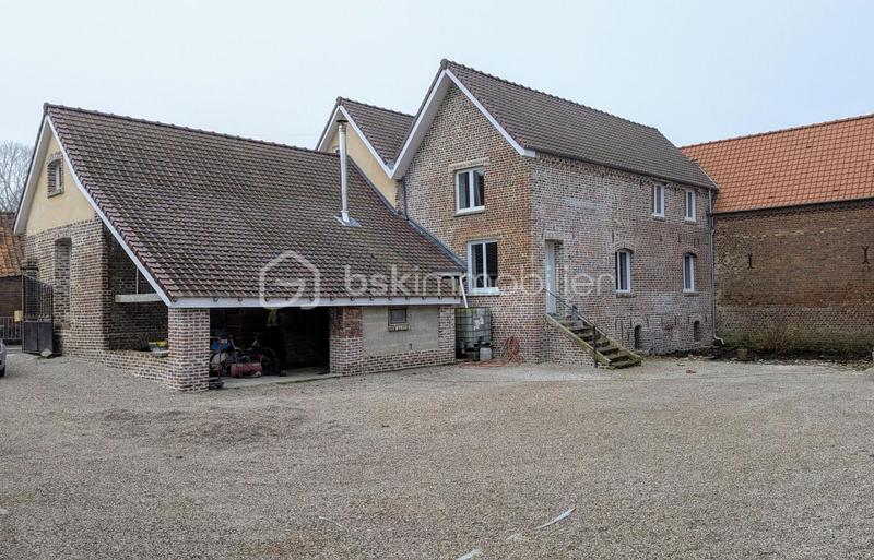 Corps de ferme - 250 m² - 8 pièces