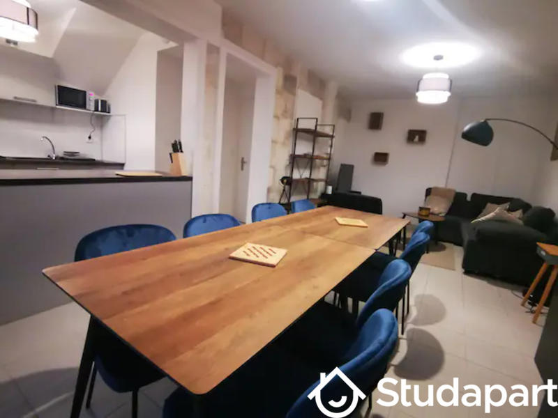 Chambre - 124 m² - 1 pièce