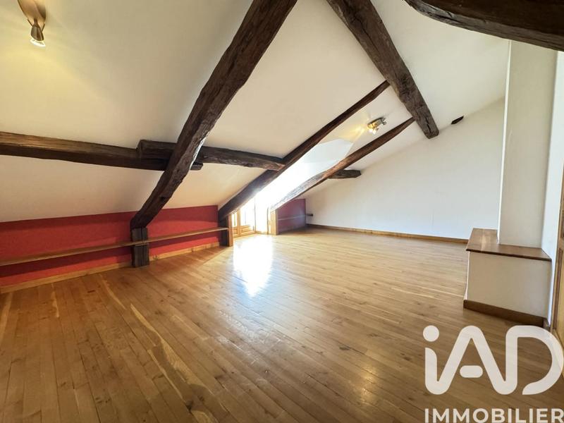 Maison - 198 m² - 9 pièces