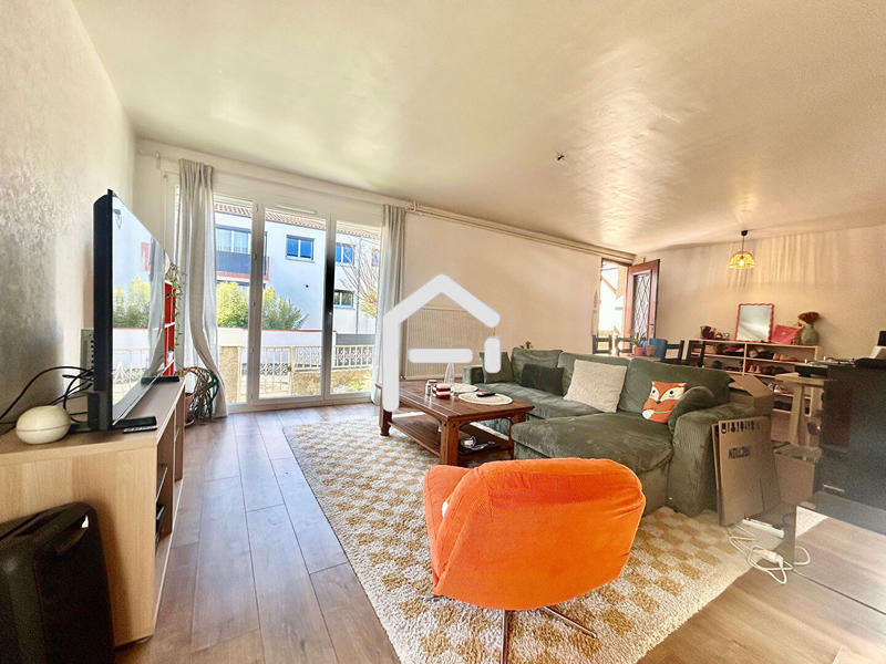 Maison - 93 m² - 4 pièces