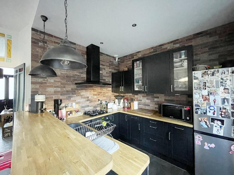 Maison - 137 m² - 6 pièces