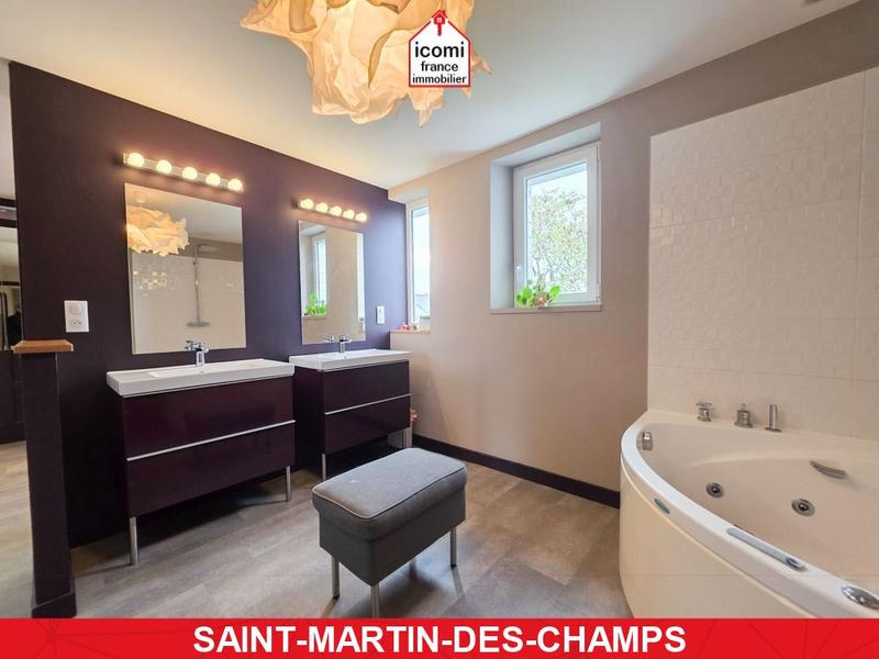 Propriété - 250 m² - 8 pièces
