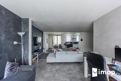 Maison - 220 m² - 8 pièces
