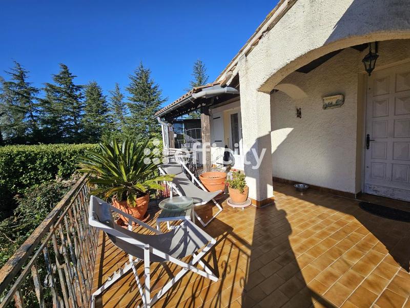 Maison - 208 m² - 11 pièces