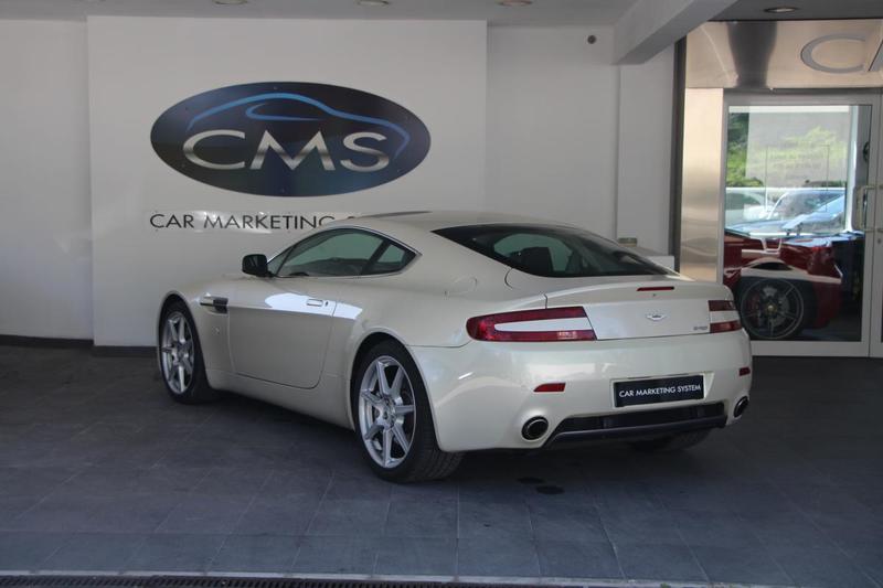 Aston Martin Vantage Coupe V8