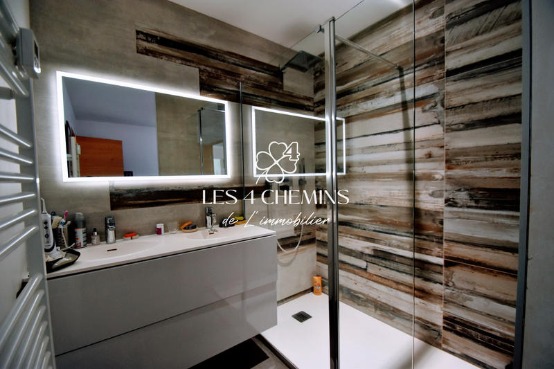 Villa - 200 m² - 7 pièces