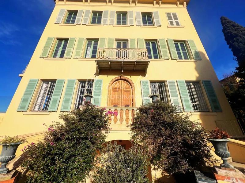 Penthouse - 125 m² - 4 pièces