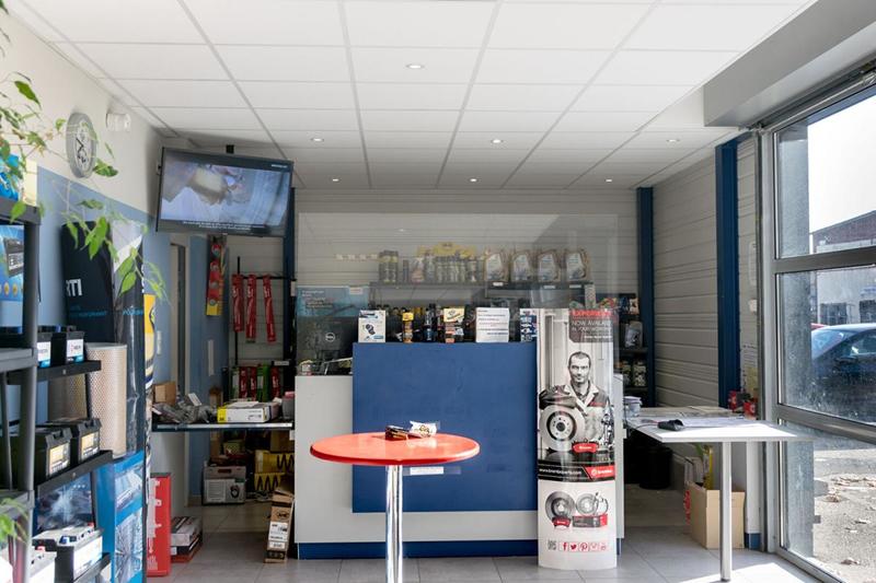 Local commercial - 930 m²