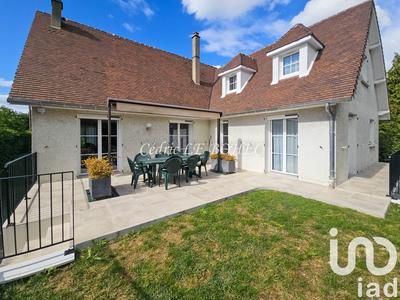 Maison - 198 m² - 8 pièces