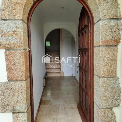 Maison - 140 m² - 8 pièces