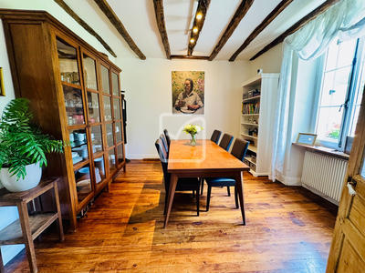 Propriété - 537 m² - 18 pièces