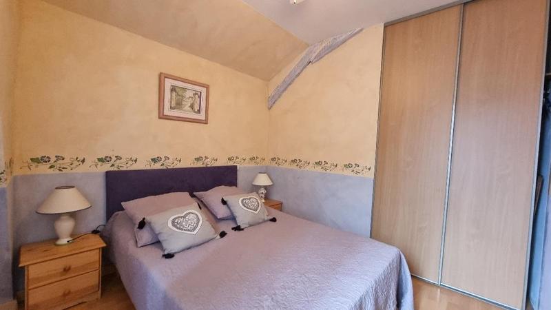 Maison - 330 m² - 16 pièces