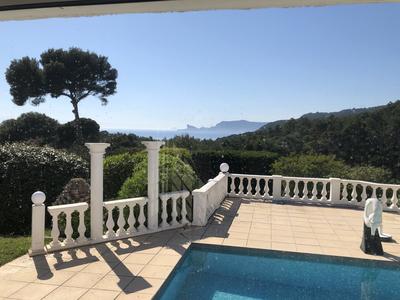 Villa - 250 m² - 8 pièces