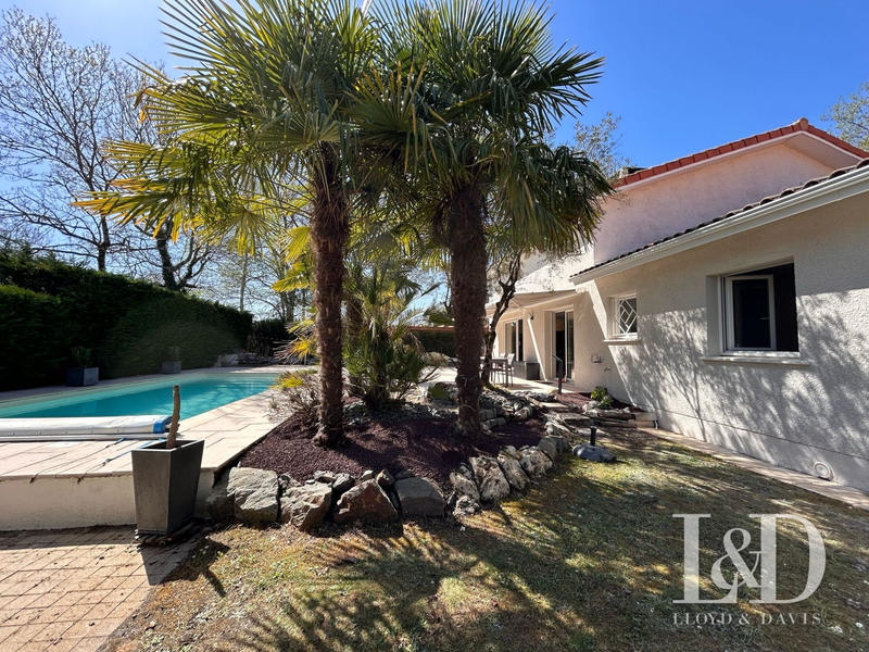 Maison contemporaine - 203 m² - 8 pièces