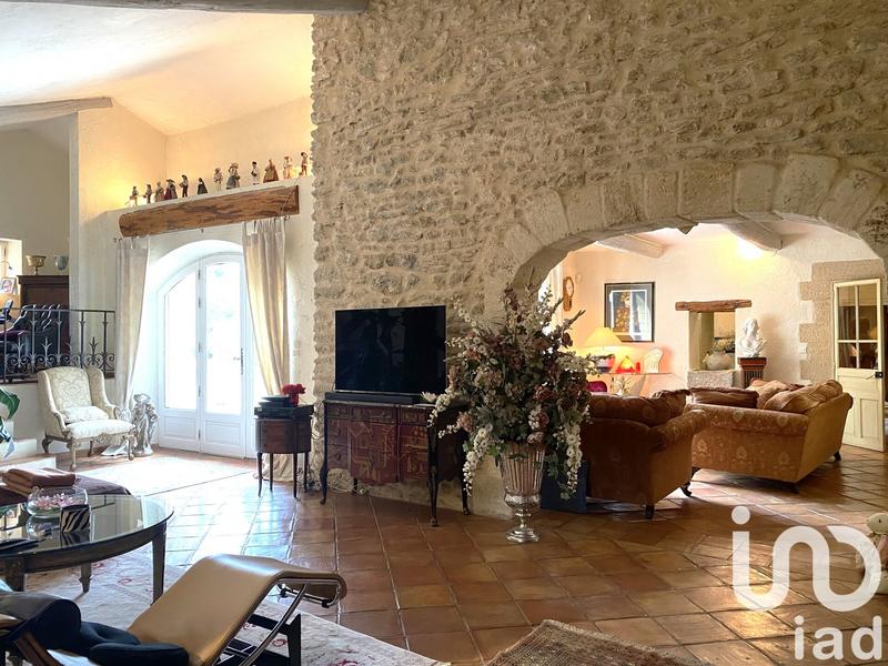 Maison - 335 m² - 9 pièces