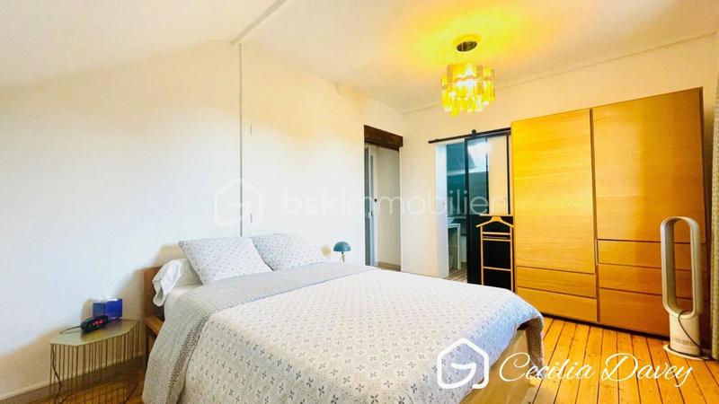 Propriété - 274 m² - 10 pièces