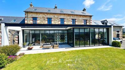 Maison - 388 m² - 10 pièces