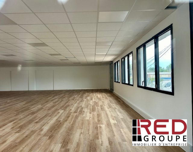 Bureau - 64 m² - 1 pièce