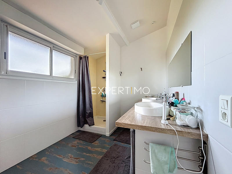 Maison - 180 m² - 6 pièces