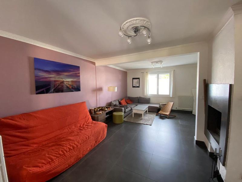 Maison traditionnelle - 150 m² - 9 pièces