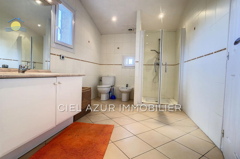 Maison - 211 m² - 6 pièces