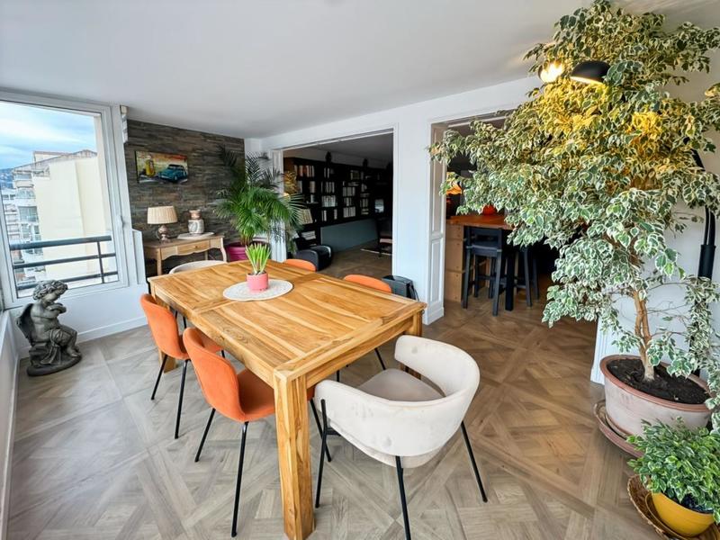 Appartement - 80 m² - 3 pièces