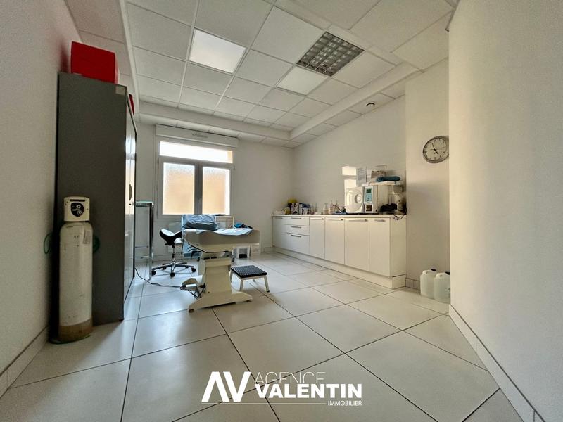 Local commercial - 398 m² - 8 pièces