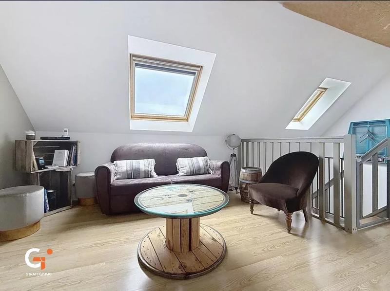 Maison - 202 m² - 7 pièces