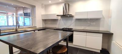 Maison - 360 m² - 9 pièces