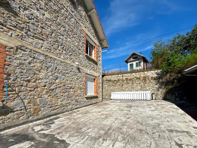 Maison - 182 m² - 8 pièces