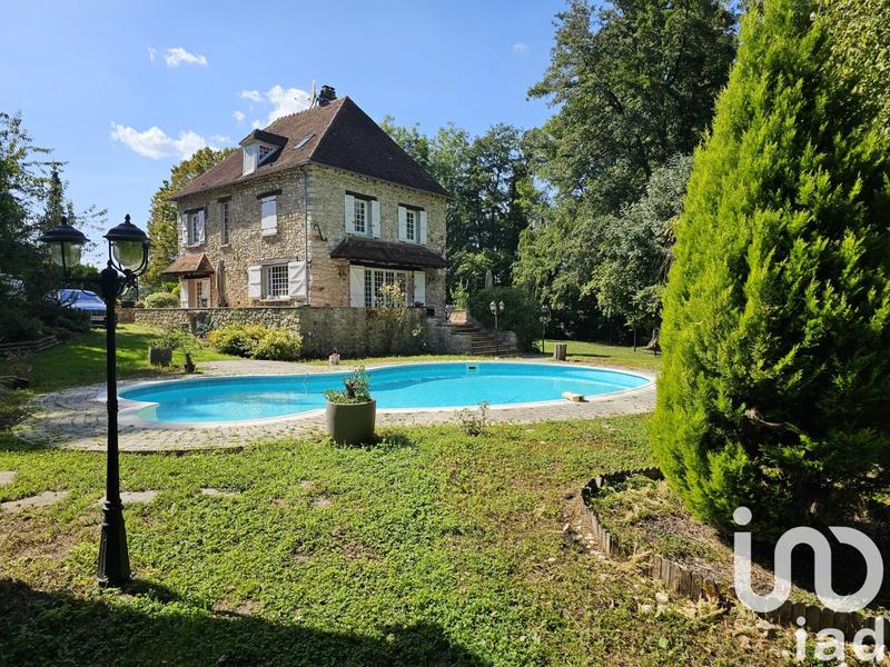 Maison - 274 m² - 9 pièces