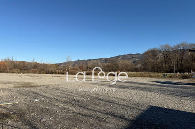Terrain - 2 000 m²