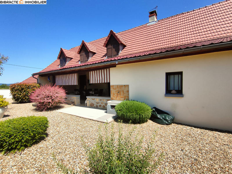 Maison - 220 m² - 8 pièces