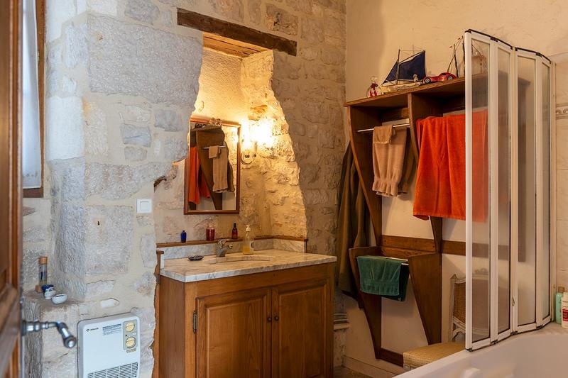 Maison - 317 m² - 12 pièces