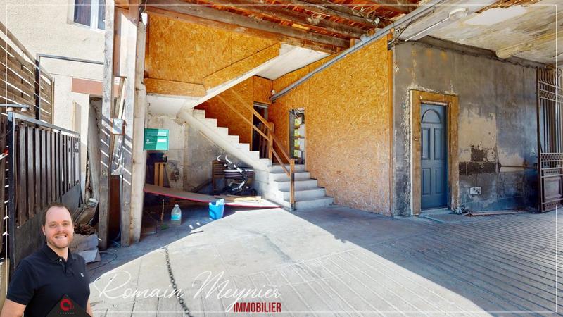 Immeuble - 180 m² - 9 pièces