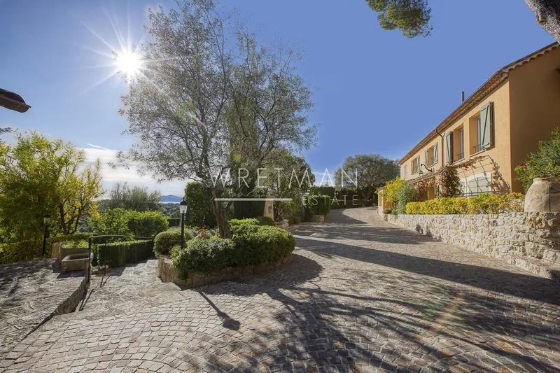 Immeuble mixte - 826 m²