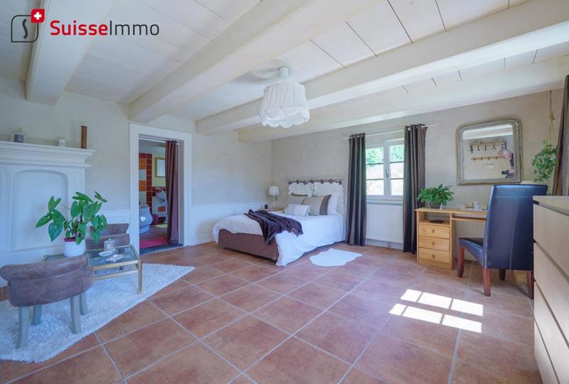 Demeure - 321 m² - 12 pièces