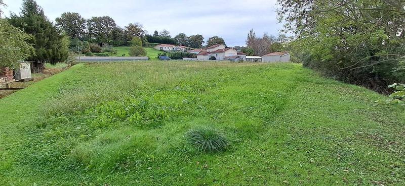 Terrain constructible - 1 708 m²