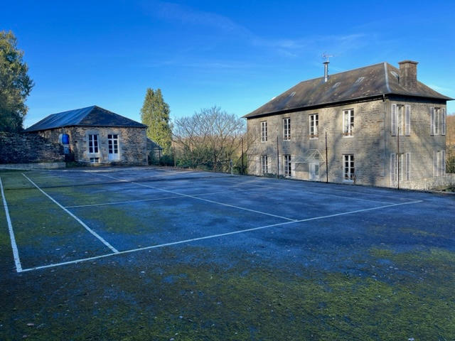 Maison - 200 m² - 9 pièces