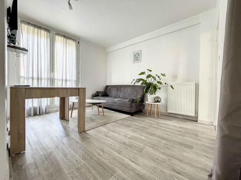 Chambre - 60 m² - 1 pièce