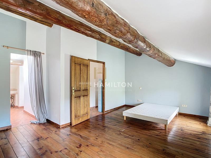 Maison - 346 m² - 6 pièces