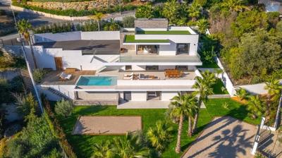 Villa - 280 m² - 6 pièces