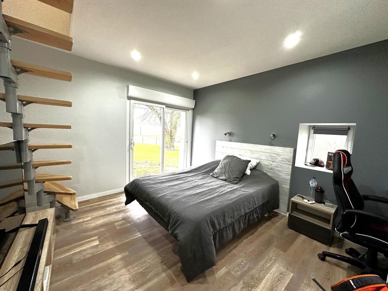 Maison traditionnelle - 219 m² - 11 pièces