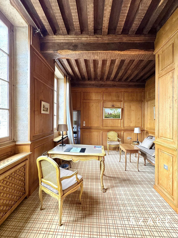 Maison - 380 m² - 11 pièces