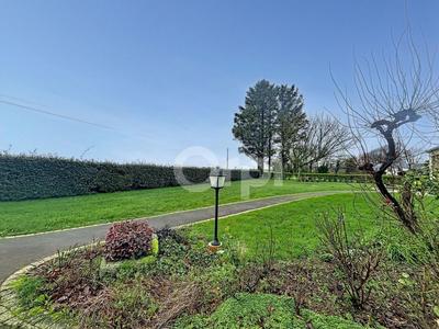 Maison - 141 m² - 5 pièces